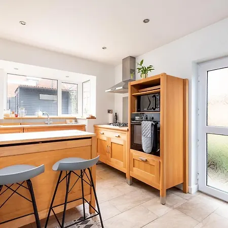 펜션 Modern, Deceptively Spacious, Beautifully Bright! *