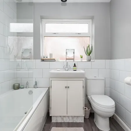 펜션 Modern, Deceptively Spacious, Beautifully Bright! 요크