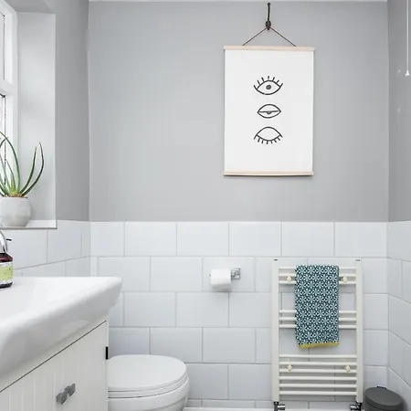 펜션 Modern, Deceptively Spacious, Beautifully Bright! *